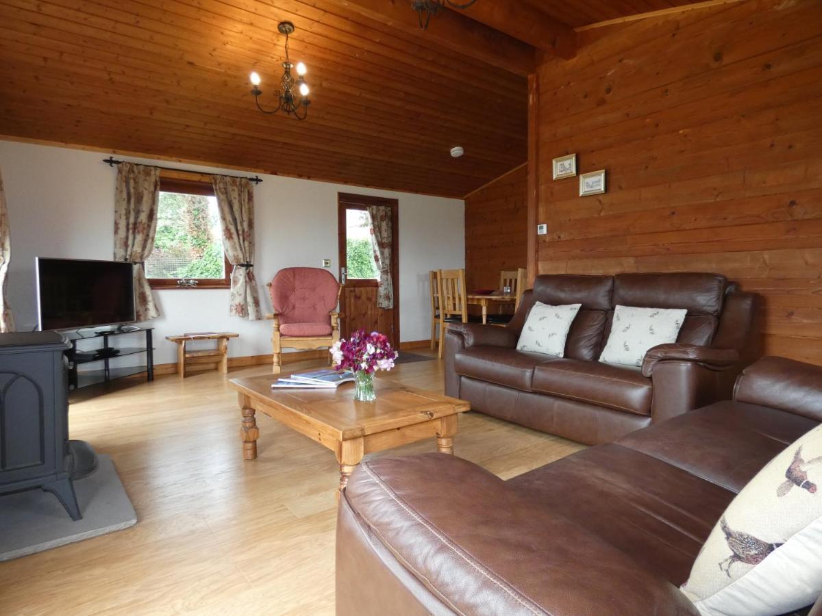 Chestnut Lodge Pilling Exterior foto
